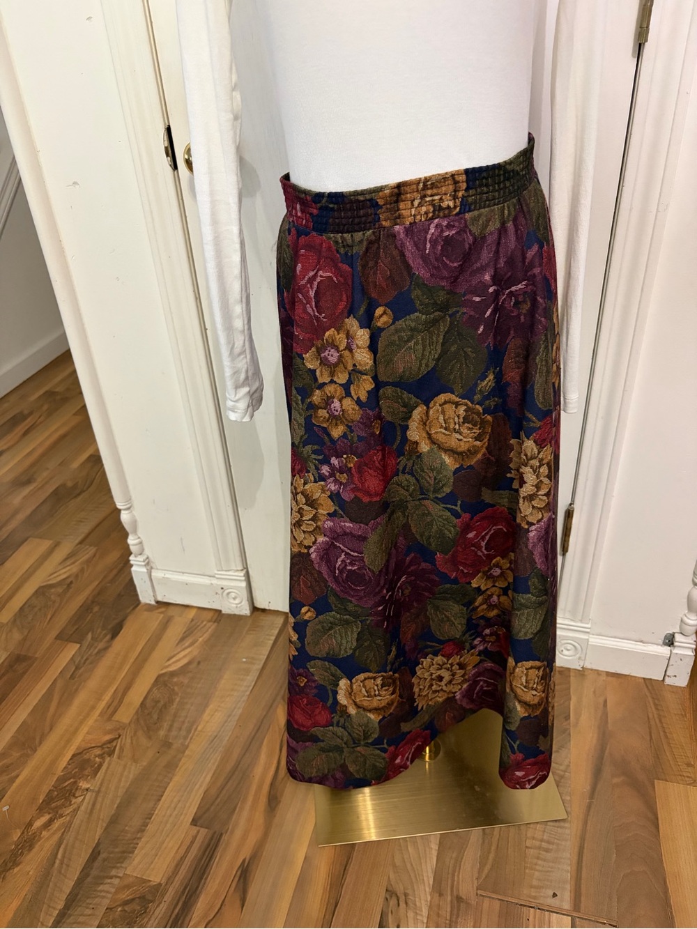 American Vintage Floral Jacquard Maxi Skirt in Navy, Burgundy, Gold
